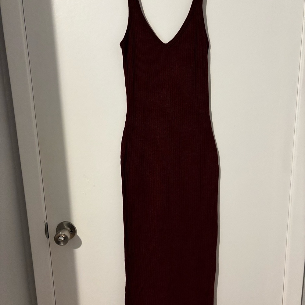 Elegant Burgundy Sleeveless Dress